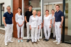 Praxisteam_draussen